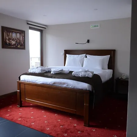 Bahus Inn Belgrad Exterior foto