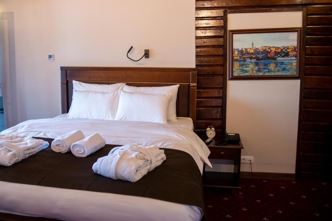 Нощувка със закуска (B & B) Bahus 4*